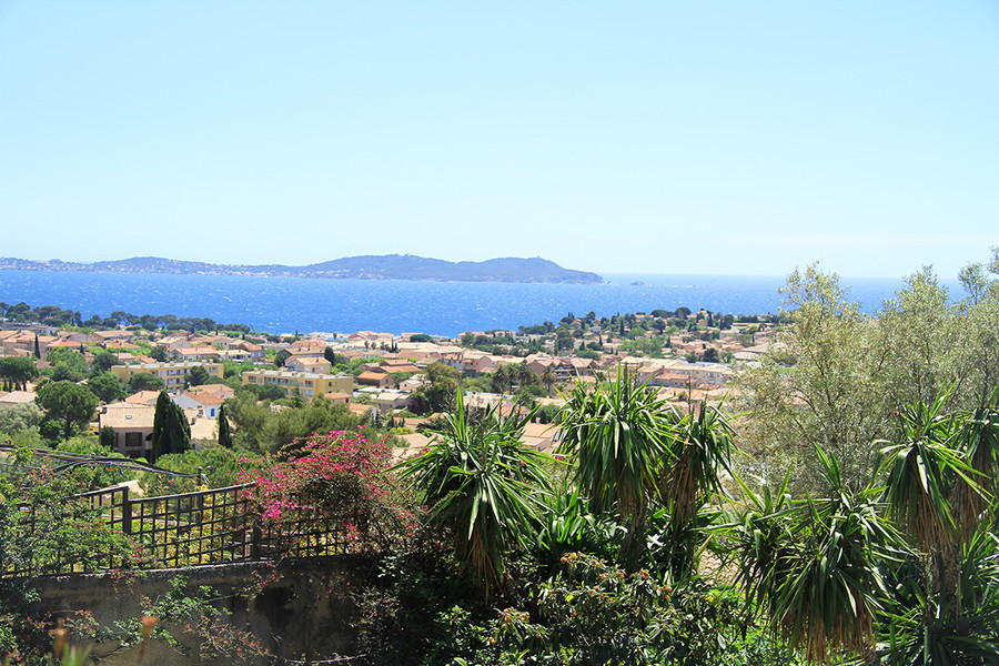 , with sea view... - THIS VILLA HAS BEEN SOLD BY AGENCE DU REGARD-