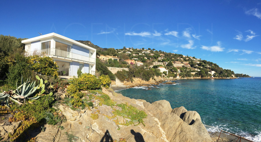 Waterfront property in Le Lavandou - THIS PROPERTY HAS BEEN SOLD BY AGENCE DU REGARD -