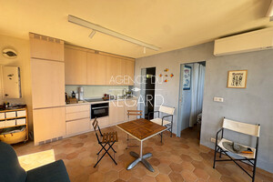 House with sea view in Gaou B�nat