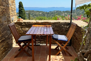 House with sea view in Gaou B�nat