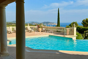 property with sea view in Ceyreste