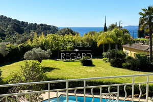 property with sea view in Rayol Canadel