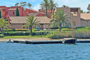 seafront apartment in Porquerolles