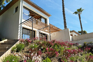 property with sea view in Cavalaire