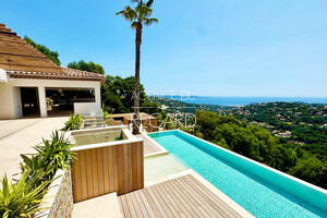 property with sea view in Cavalaire