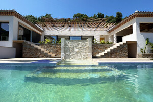 property with sea view in Cavalaire