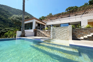 property with sea view in Cavalaire