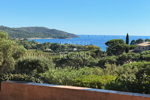 property with sea view in La-Croix-Valmer