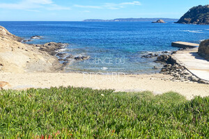 property in Cap B�nat