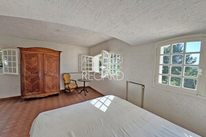 property in Cap B�nat