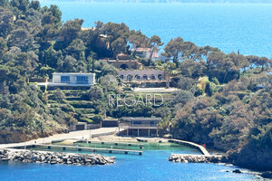 waterfront property in Cap B�nat