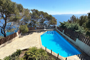 waterfront property in Cap B�nat