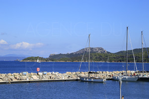 Apartment with sea view for sale in Porquerolles island