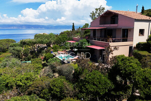 property with sea view in Levant island